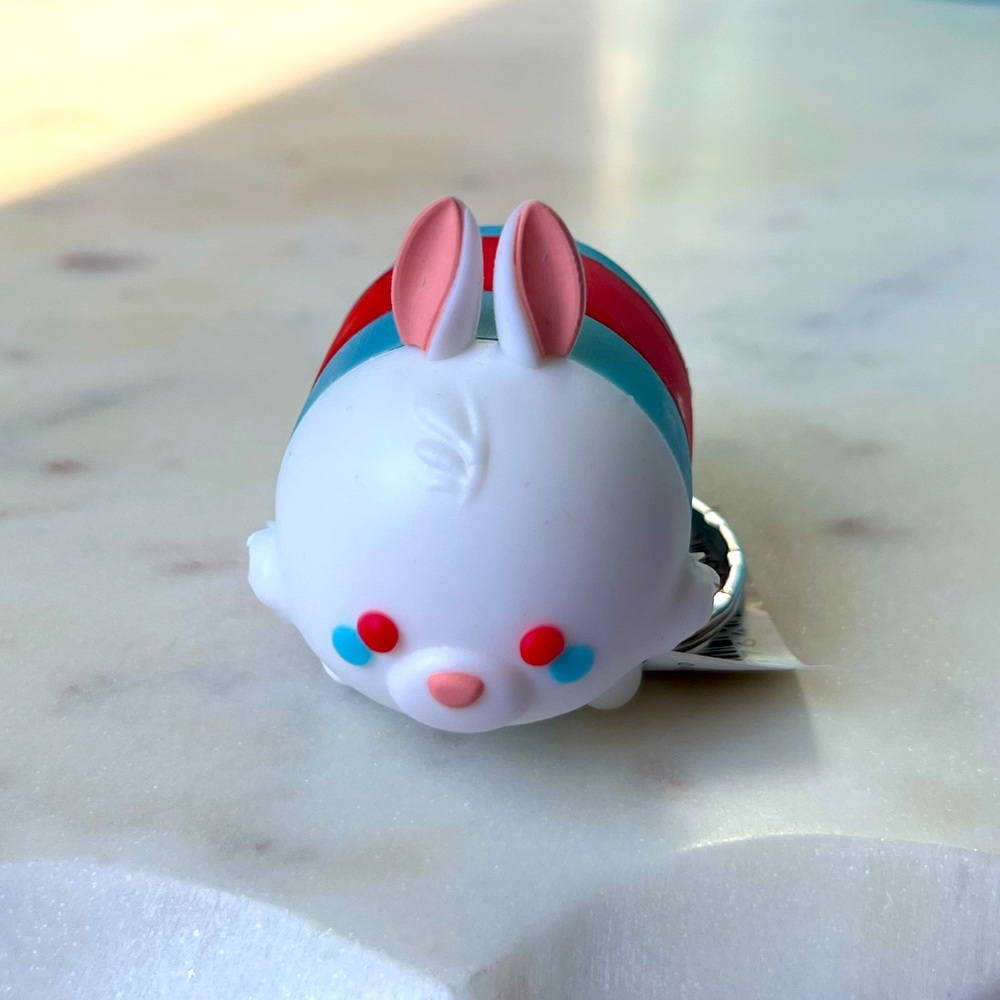 Tsum Tsum White Rabbit Figural Keychain Mystery Bag Series 1